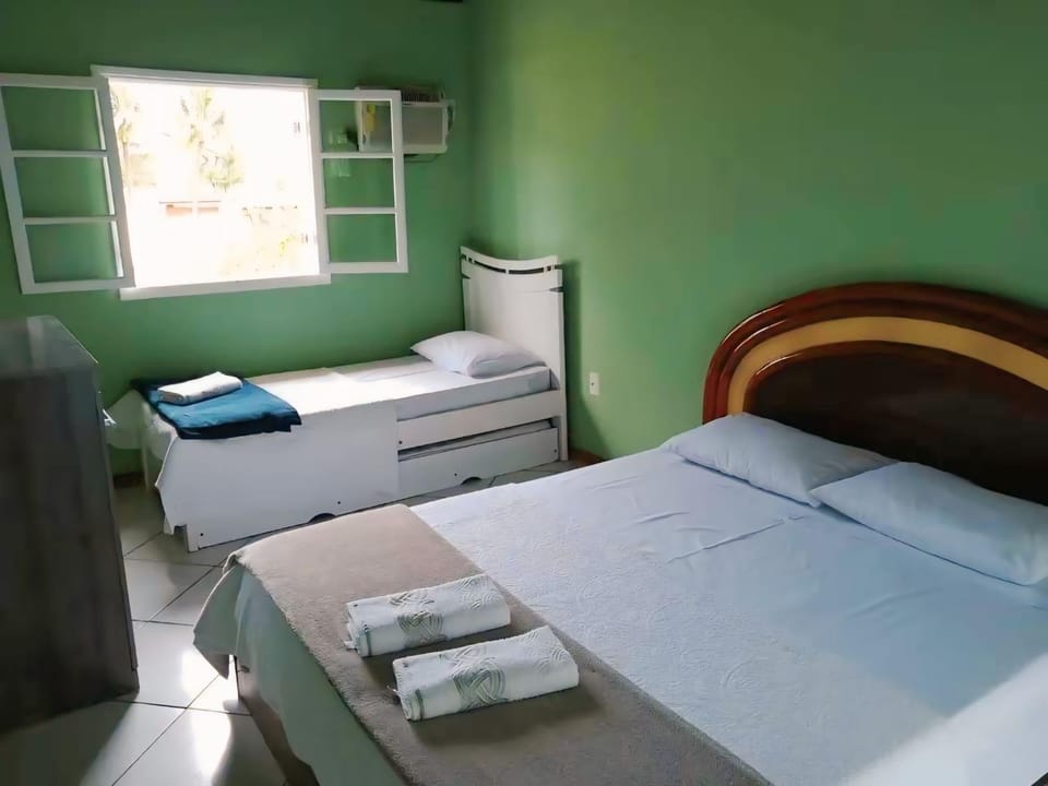 Bed, Photo of the whole room, towels