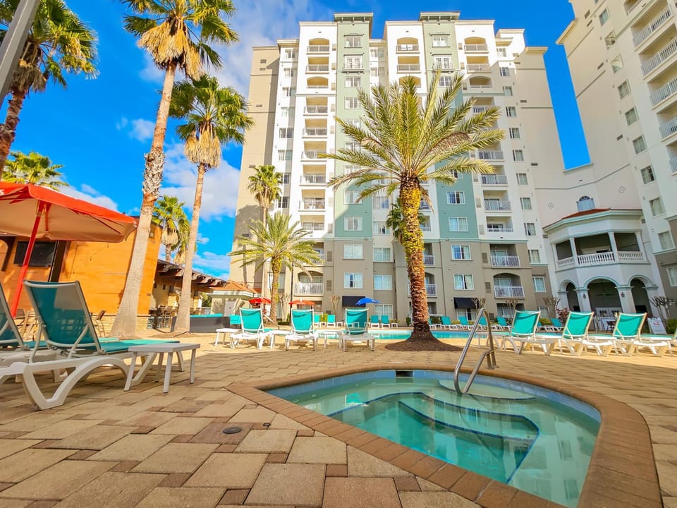 1 Bedroom - Grand Suite 5 min to Universal, I-drive & Outlets Apartment in Orlando