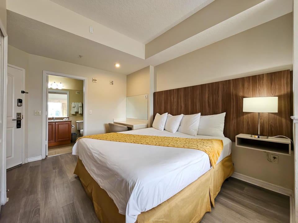 Double King Bed Suite, 5 Min from Universal, I-Drive & Outlets Apartment in Orlando