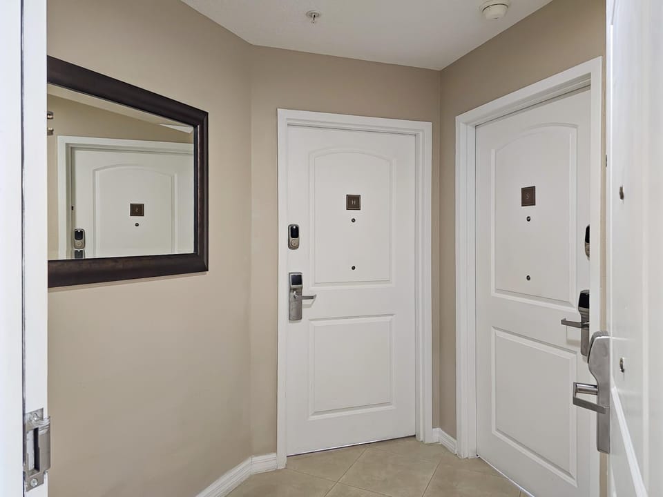 Double King Bed Suite, 5 Min from Universal, I-Drive & Outlets Apartment in Orlando