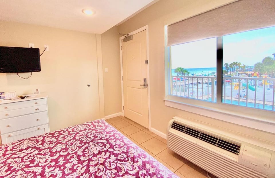 Casa Blanca Resort Studio Loft Apartment in Panama City Beach