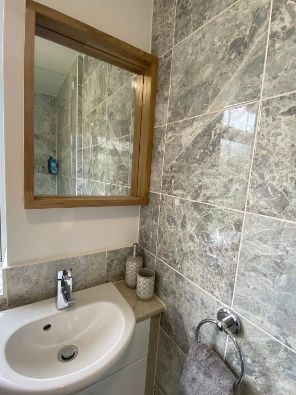 Luxury One Bedroom Apartment in Borehamwood-Free Parking Apartment in London