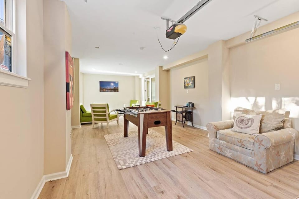 NEWLY REMODELED BEACHFRONT PRIVATE BEACH ACCESS House in Tybee Island