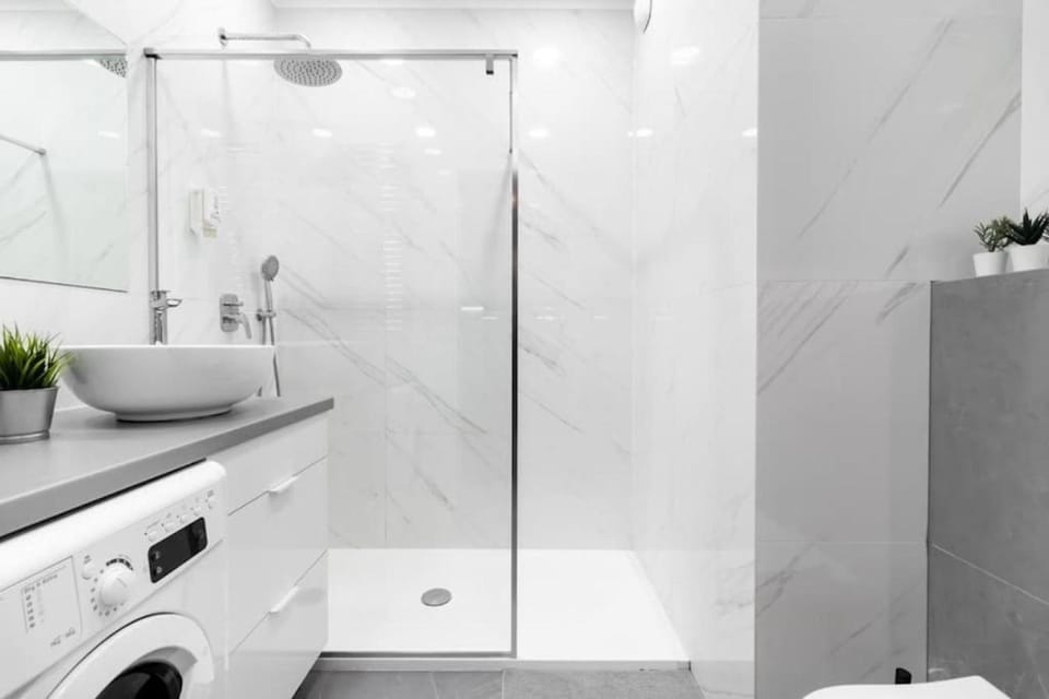 Shower, Bathroom, washing machine