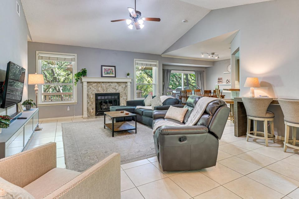 Deck and Greenbelt Access Lovely Austin Home House in Austin