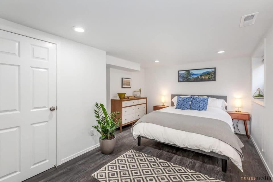 Stay Portland - The Fantastic Fargo Flat - Irving Park Oasis House in Portland