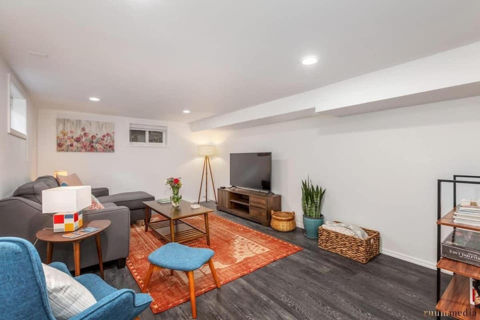 Stay Portland - The Fantastic Fargo Flat - Irving Park Oasis House in Portland