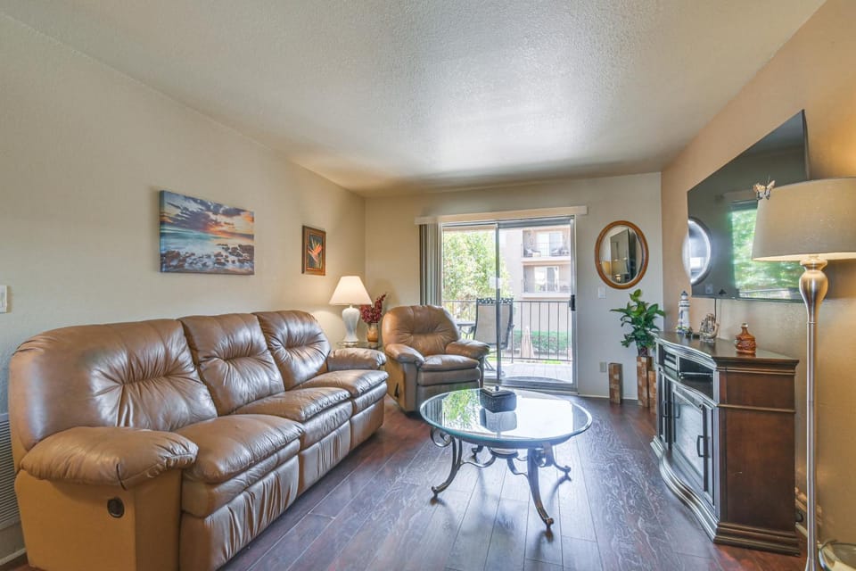 1 Mi to Beach: Lake Havasu City Condo w/ Balcony House in Lake Havasu City