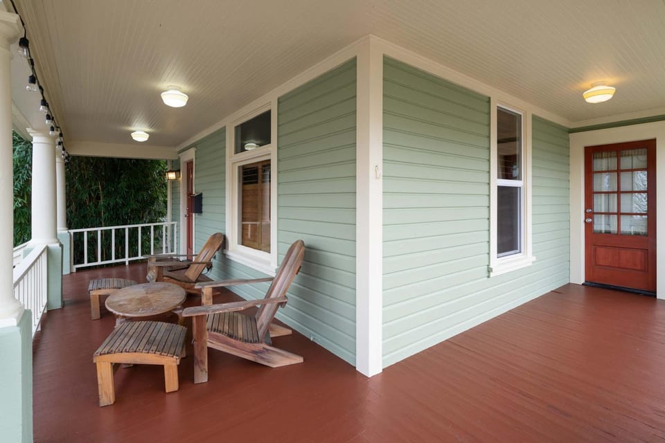 Stay Portland - Sun-filled Home in Buckman Neighborhood with 2BRs House in Portland