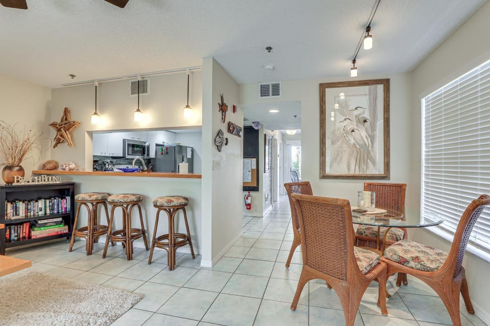 Holmes Beach Condo Near Anna Maria: Pool Access! House in Holmes Beach