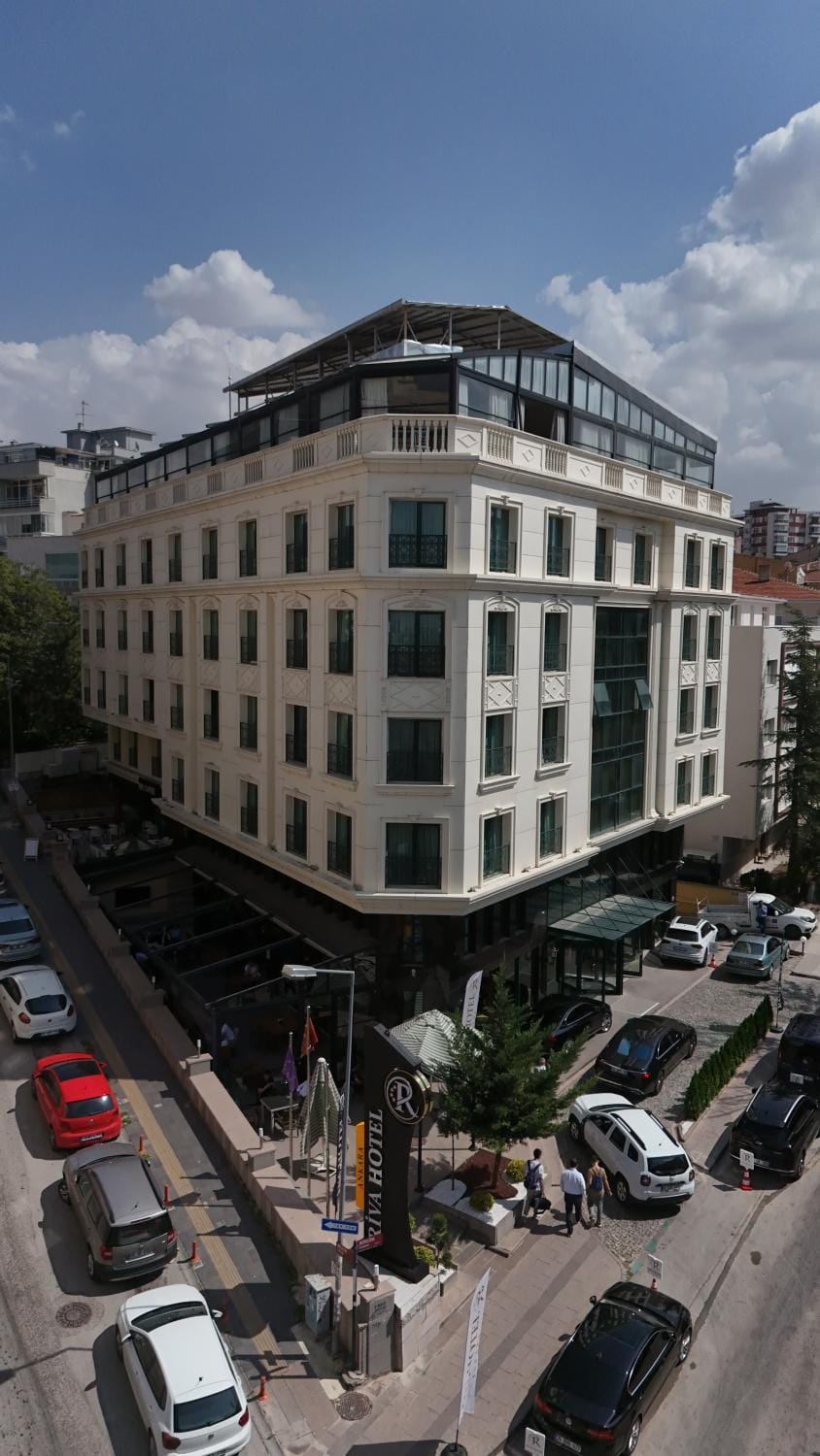 Property building, Day, Neighbourhood, City view, Street view, Location, Parking