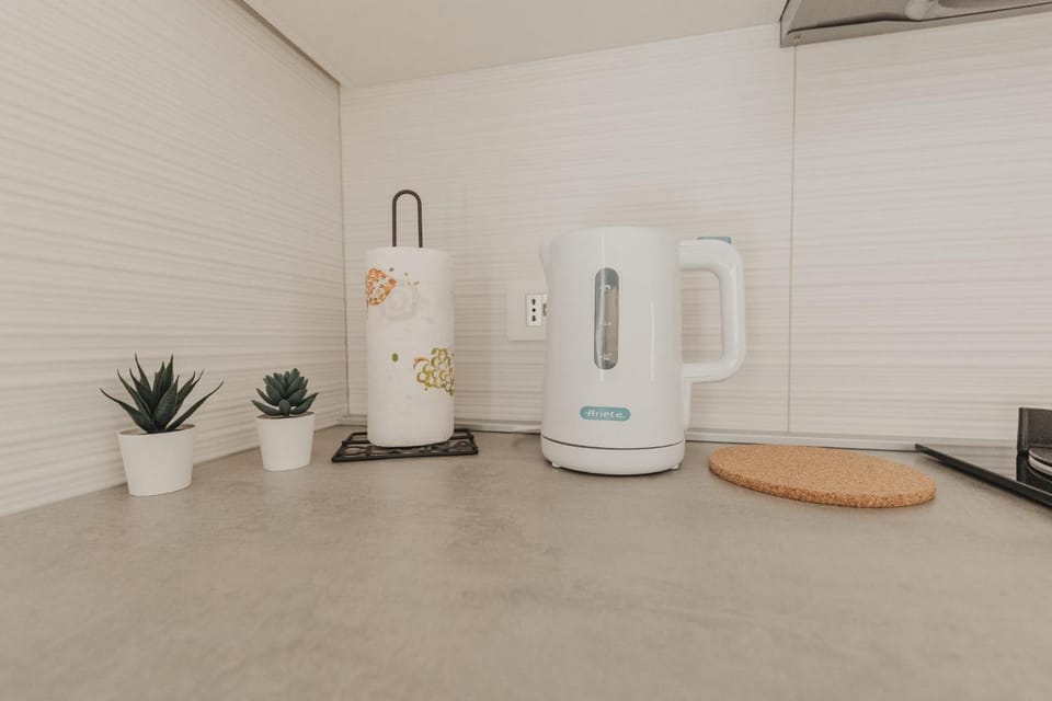 Coffee/tea facilities, Kitchen or kitchenette