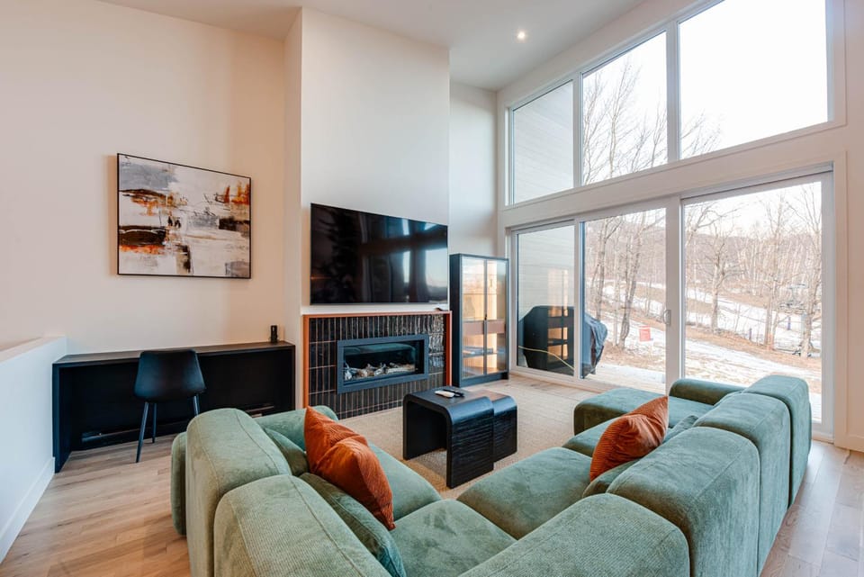 Communal lounge/ TV room, TV and multimedia, Living room, Seating area