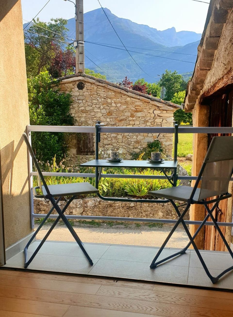 Balcony/Terrace, Mountain view