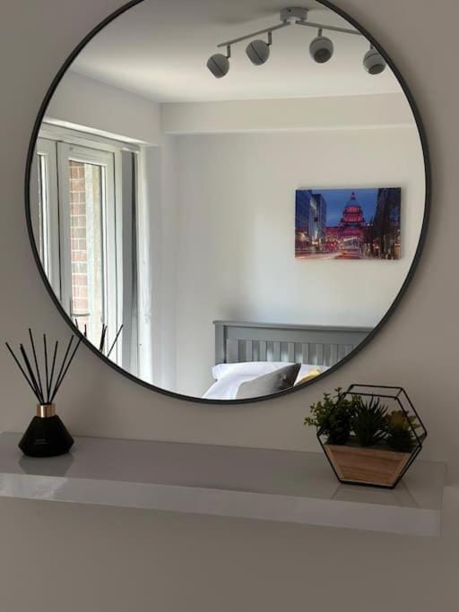 Modern 1-Bed Apartment Apartment in Belfast
