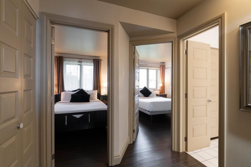 Photo of the whole room, wardrobe