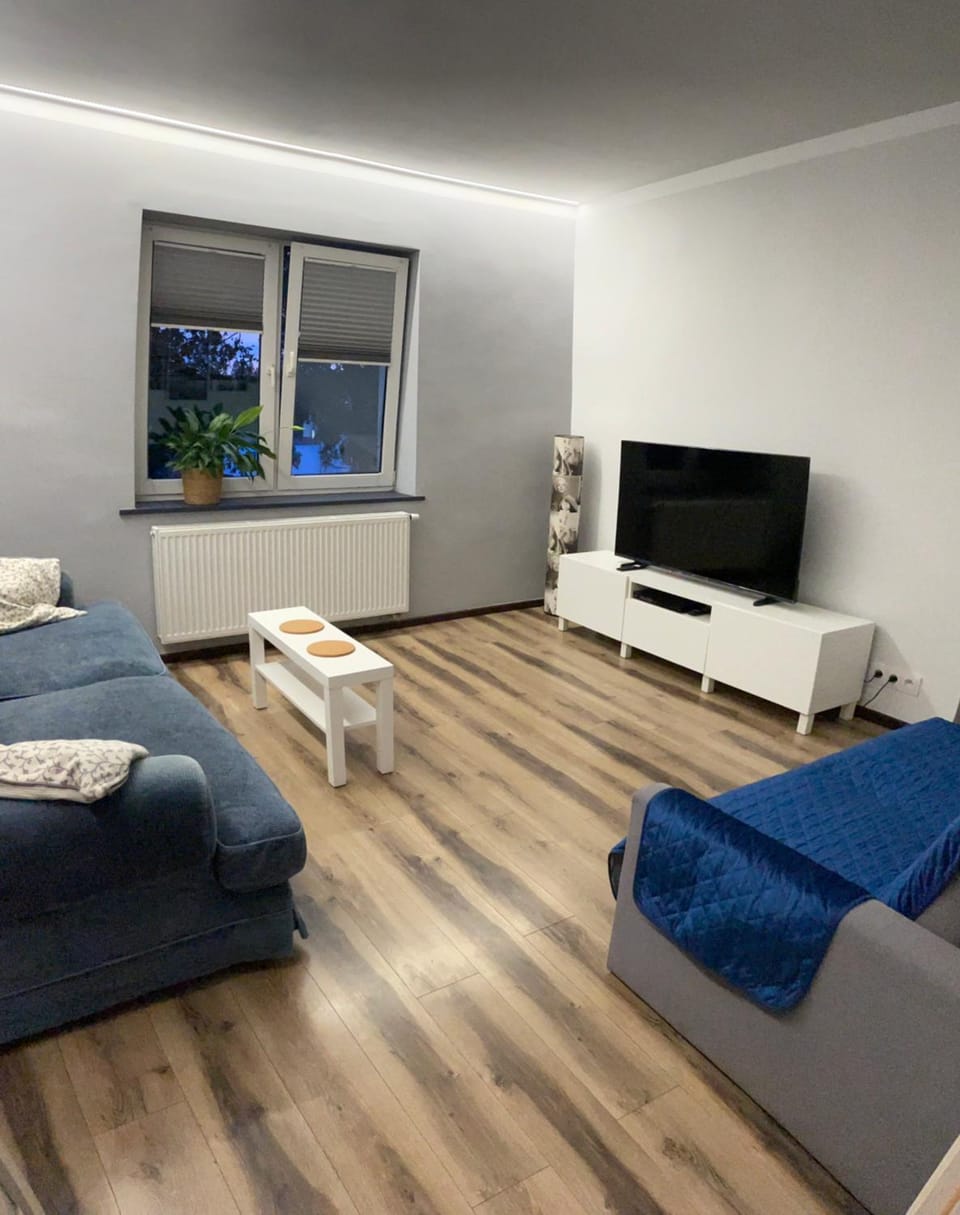TV and multimedia, Seating area, Evening entertainment