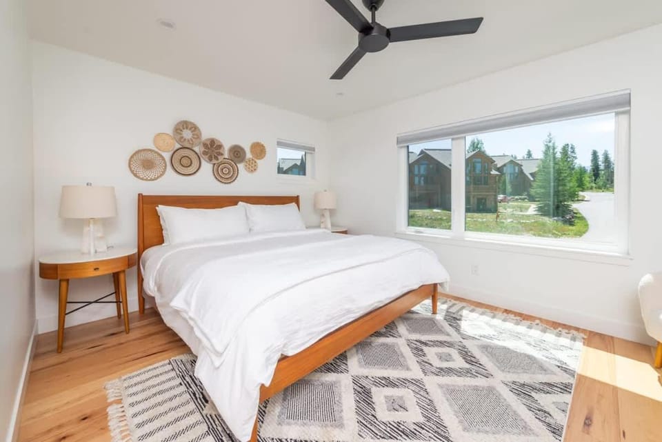 Skyview House in Fraser