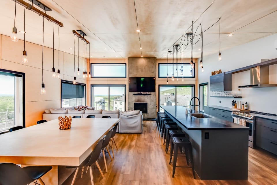 TV and multimedia, Kitchen or kitchenette, Living room, Seating area, Dining area, minibar, oven