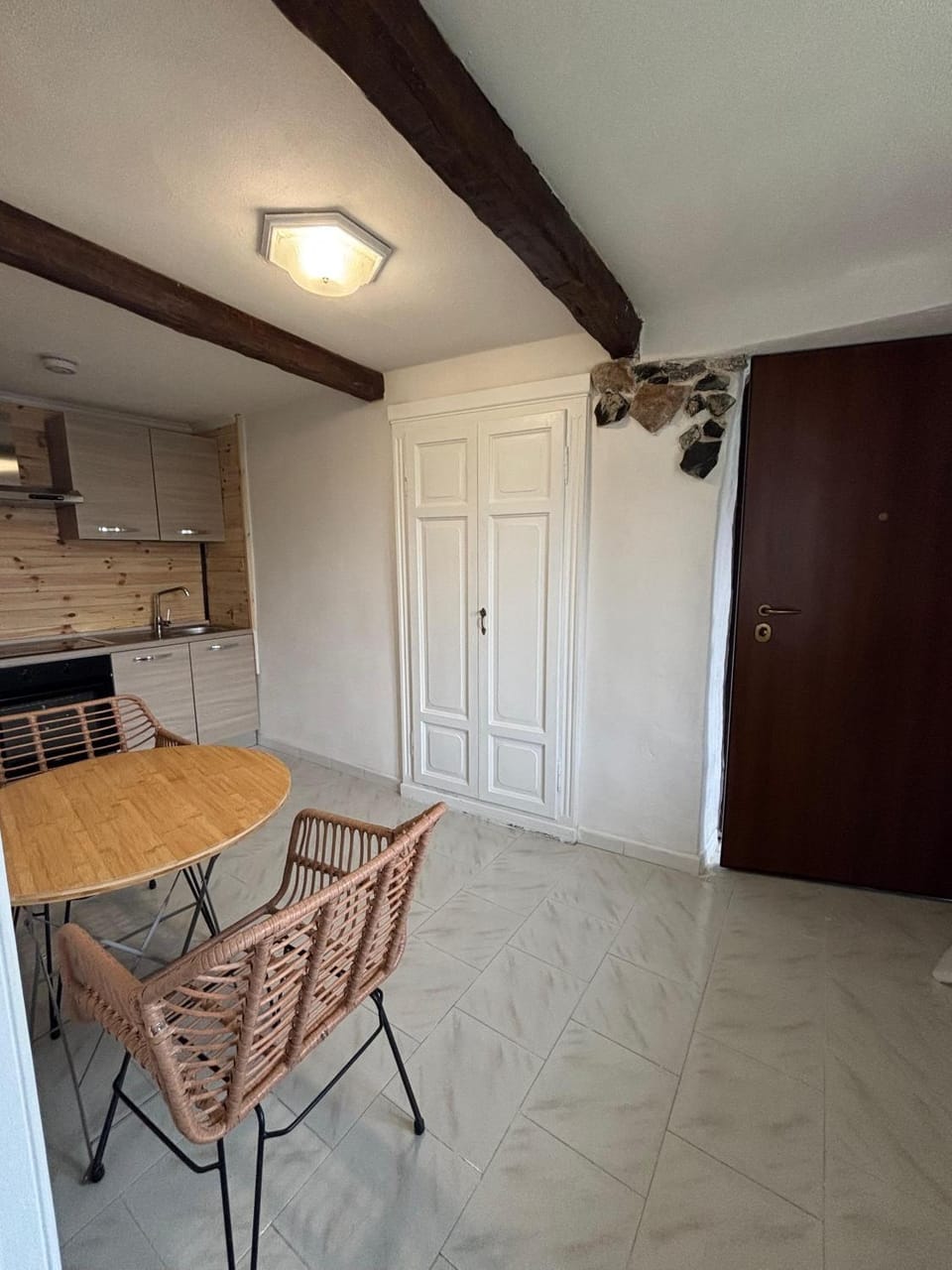 Kitchen or kitchenette, Dining area, wardrobe