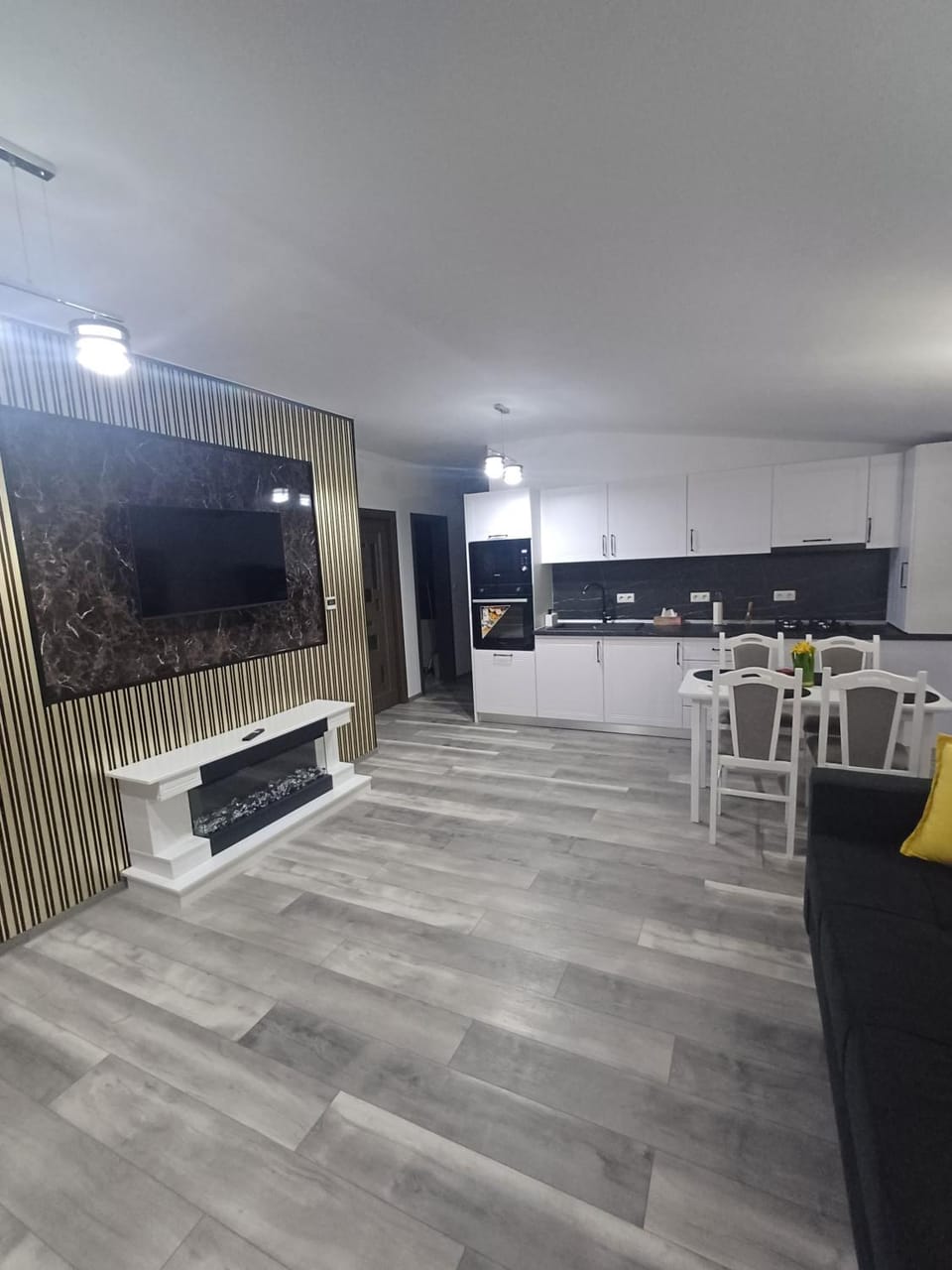 Kitchen or kitchenette, Living room, Dining area