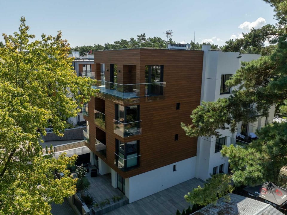 Property building, Location