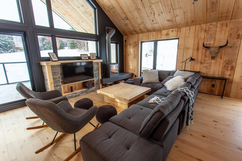 Communal lounge/ TV room, Activities, TV and multimedia