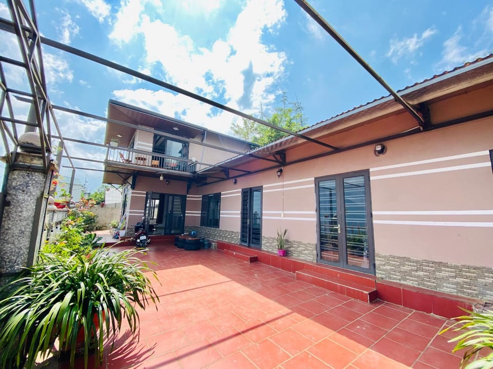 Property building, Day