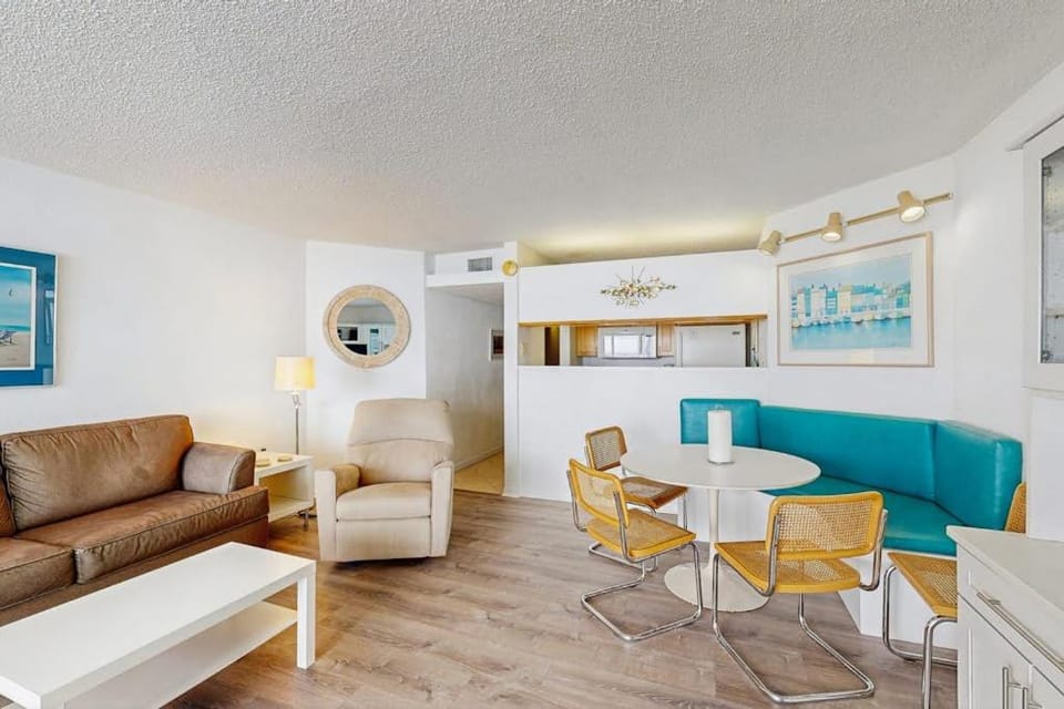 Pyramid 4F House in Ocean City