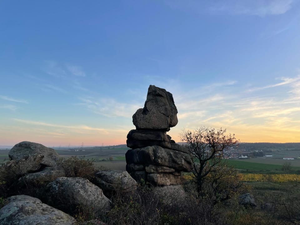 Nearby landmark, Natural landscape, Hiking, Cycling