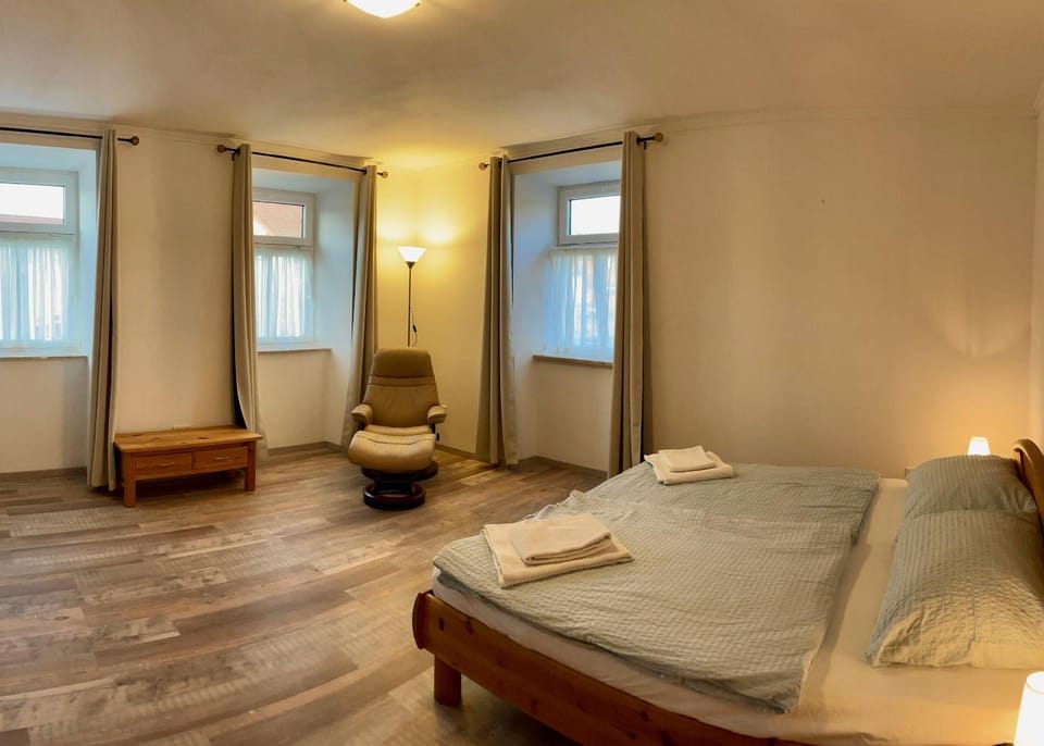 Seating area, Bedroom