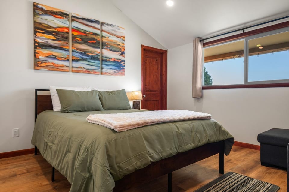 Charming Log Cabin Mountain Views, Philipsburg Cabin in Philipsburg