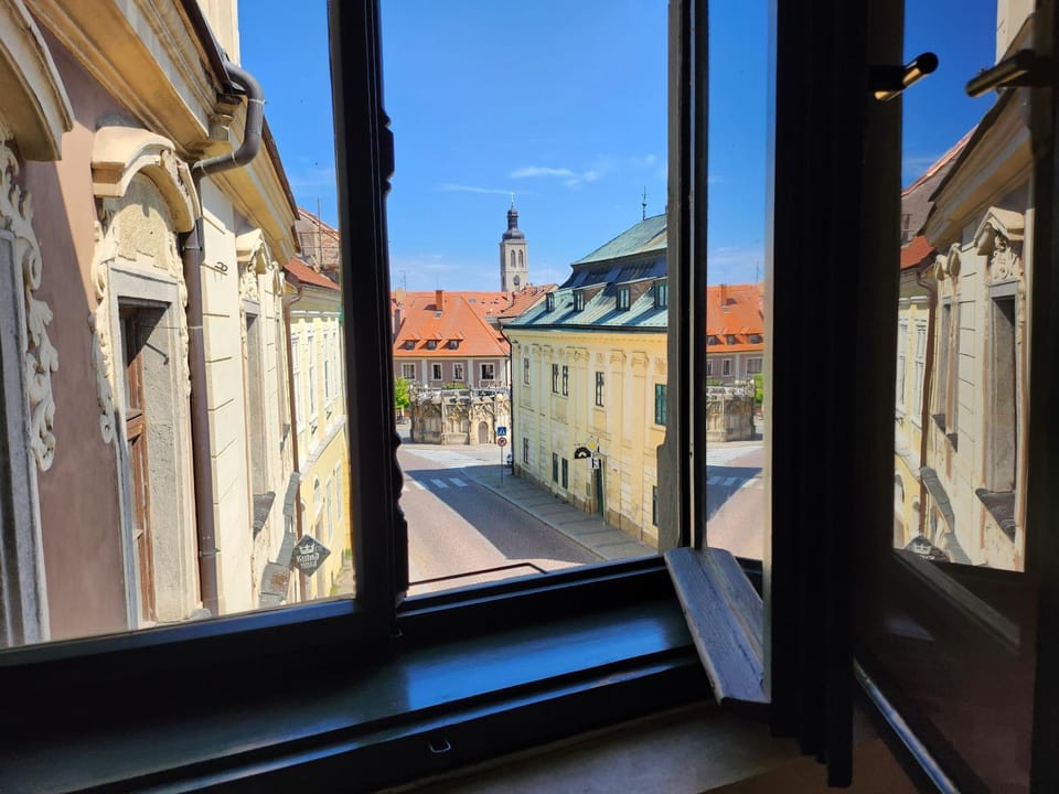 City view, Landmark view, Street view