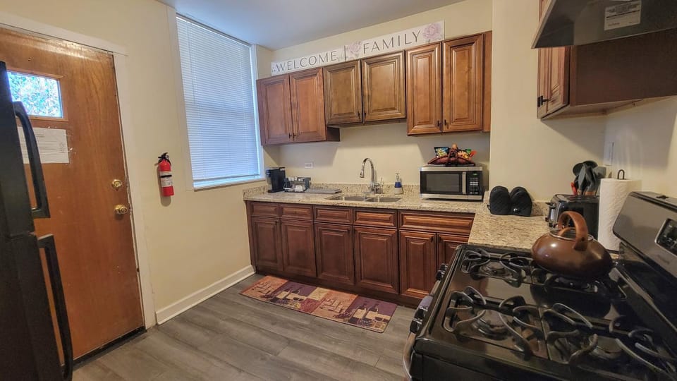 Kitchen or kitchenette, oven, stove