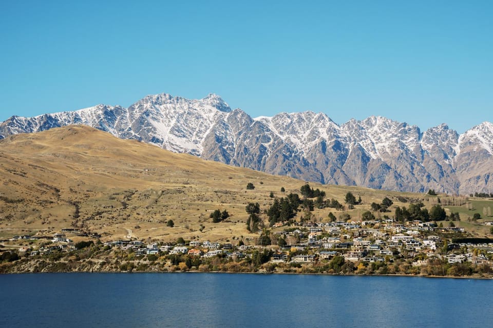CBD Lake & Mountain View Apartment Apartment in Queenstown