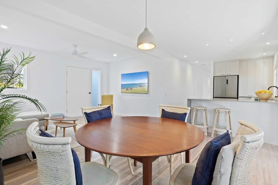 1 & 2 / 39 Albatross Avenue Apartment in Mermaid Beach