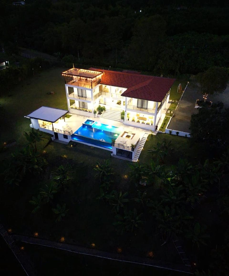 Grand Cypress Luxury Home Country House in Quindio, Colombia