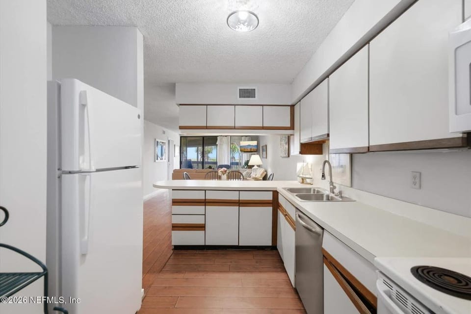 Hibiscus A103 House in Butler Beach