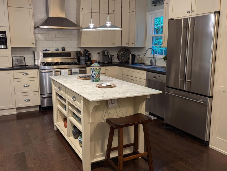 Tree-Lined Durham Escape w Chefs Kitchen House in Durham