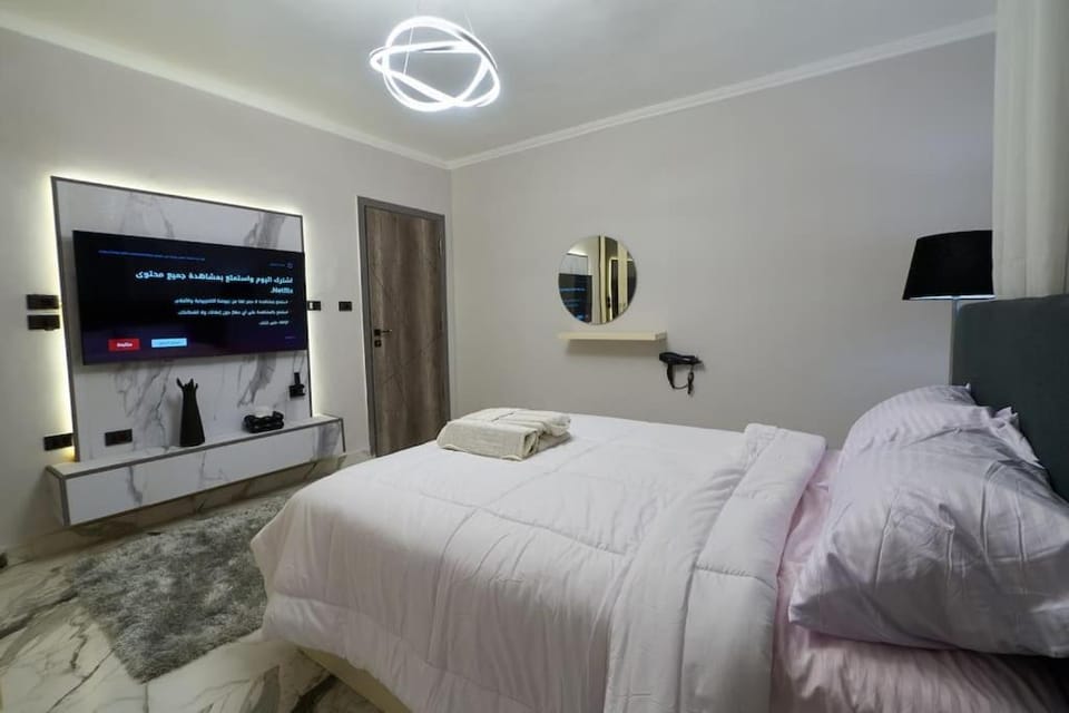 شقة فندقية 2غرفة بجلسة خارجية في مدينة 6 اكتوبر, القاهرة, دخوّل ذاتي Apartment in Egypt