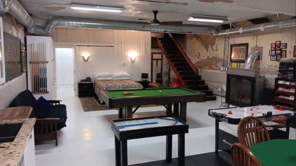 Renovated Church Hamilton! Guest Suite Apartment in Hamilton