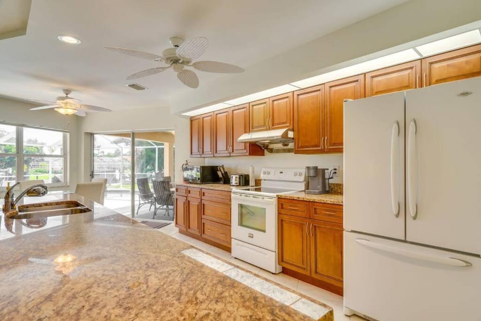 Holly's Homeaway House in Cape Coral