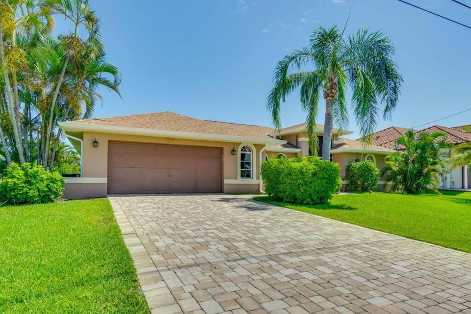Holly's Homeaway House in Cape Coral