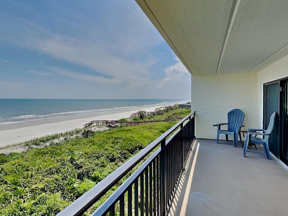 Windjammer 304 Apartment in Crescent Beach