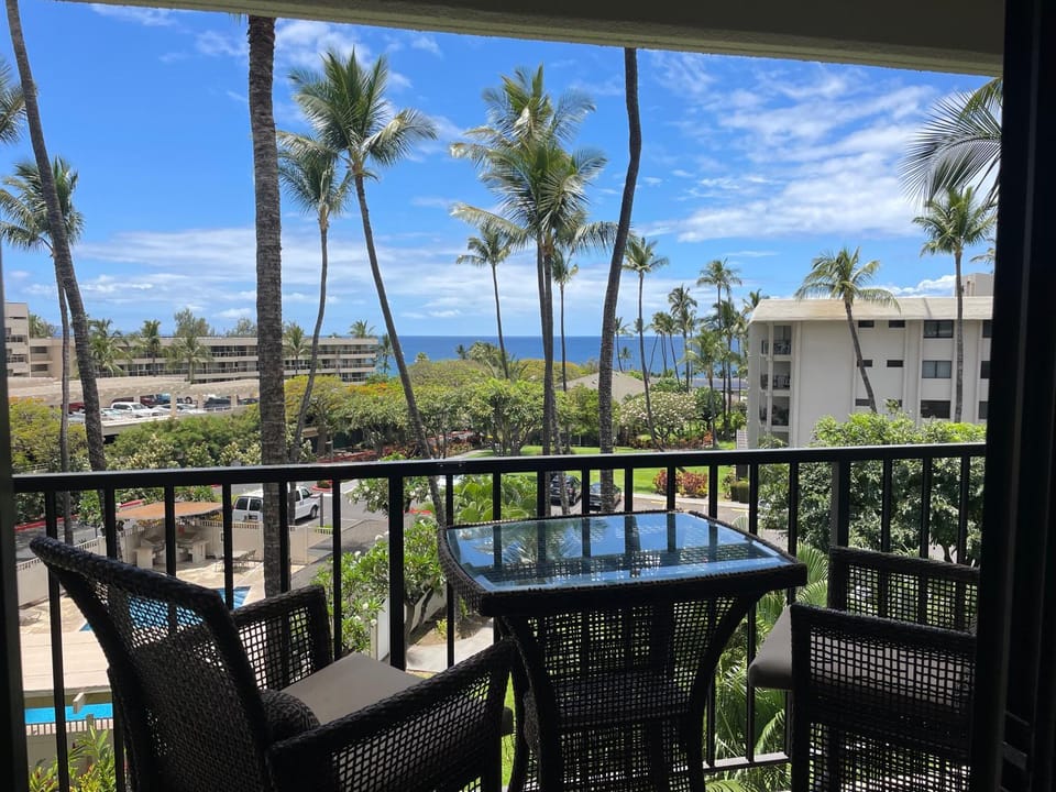 View (from property/room), Balcony/Terrace, Dining area, Pool view