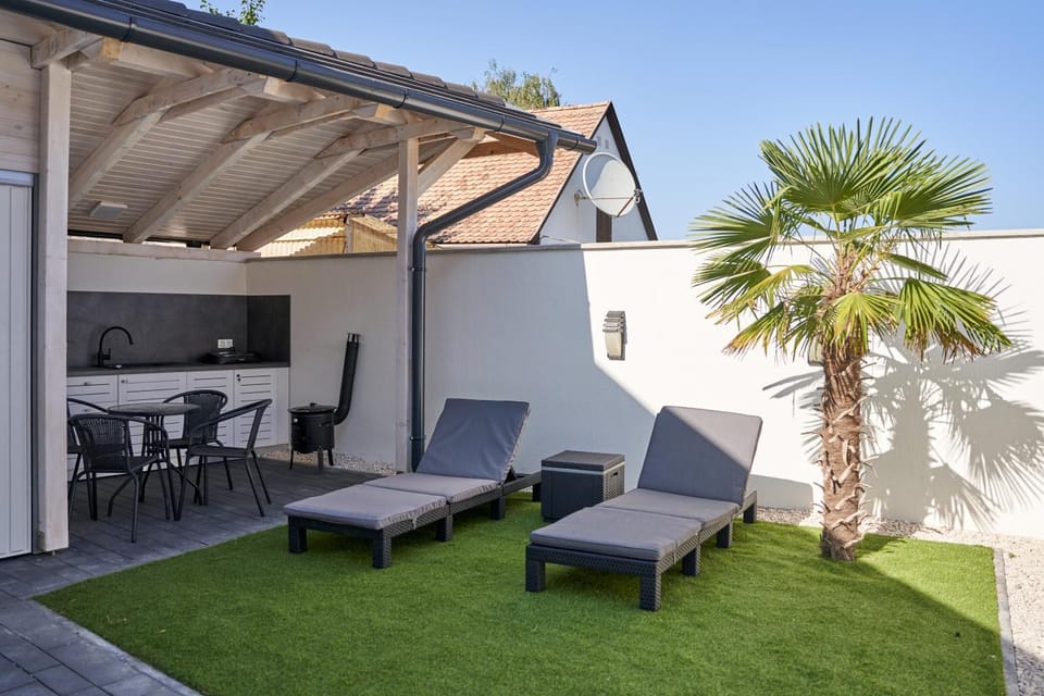 Garden, Balcony/Terrace