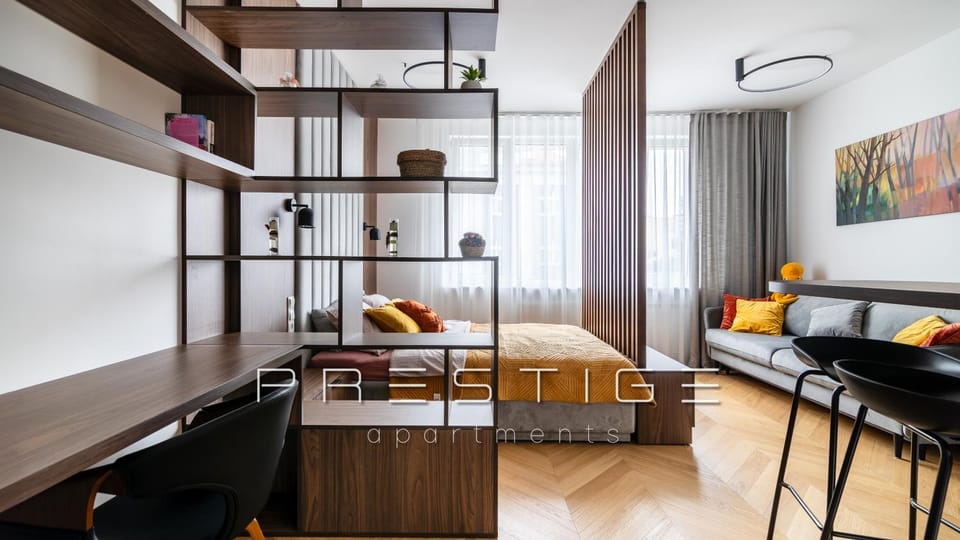 Bed, Living room, Photo of the whole room, Seating area