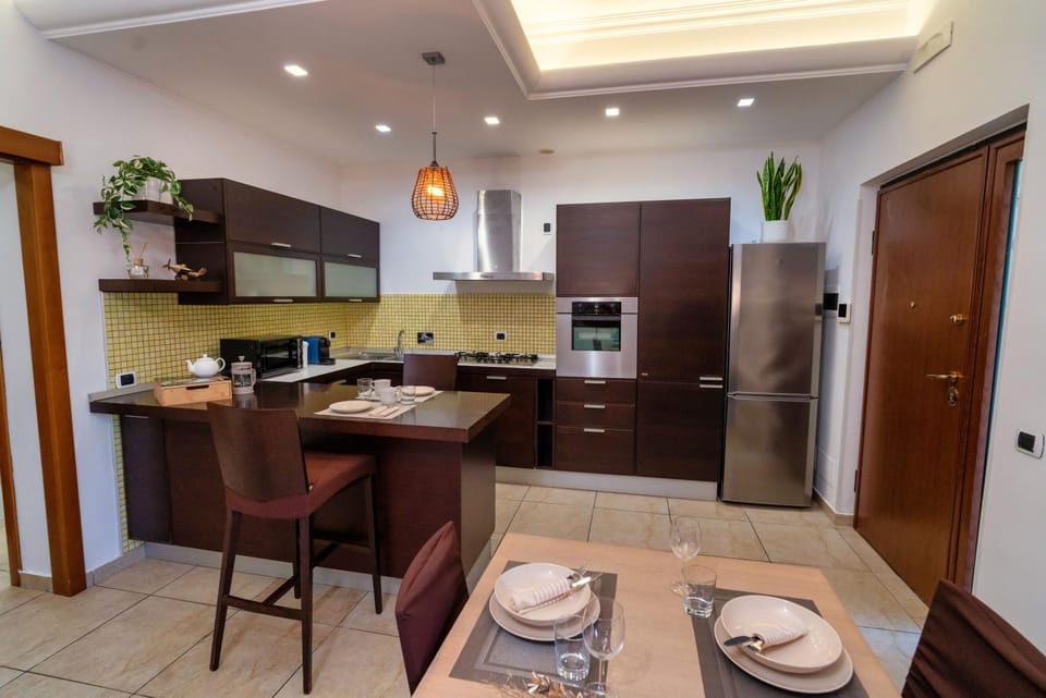 Kitchen or kitchenette, Dining area, dishwasher, oven, stove