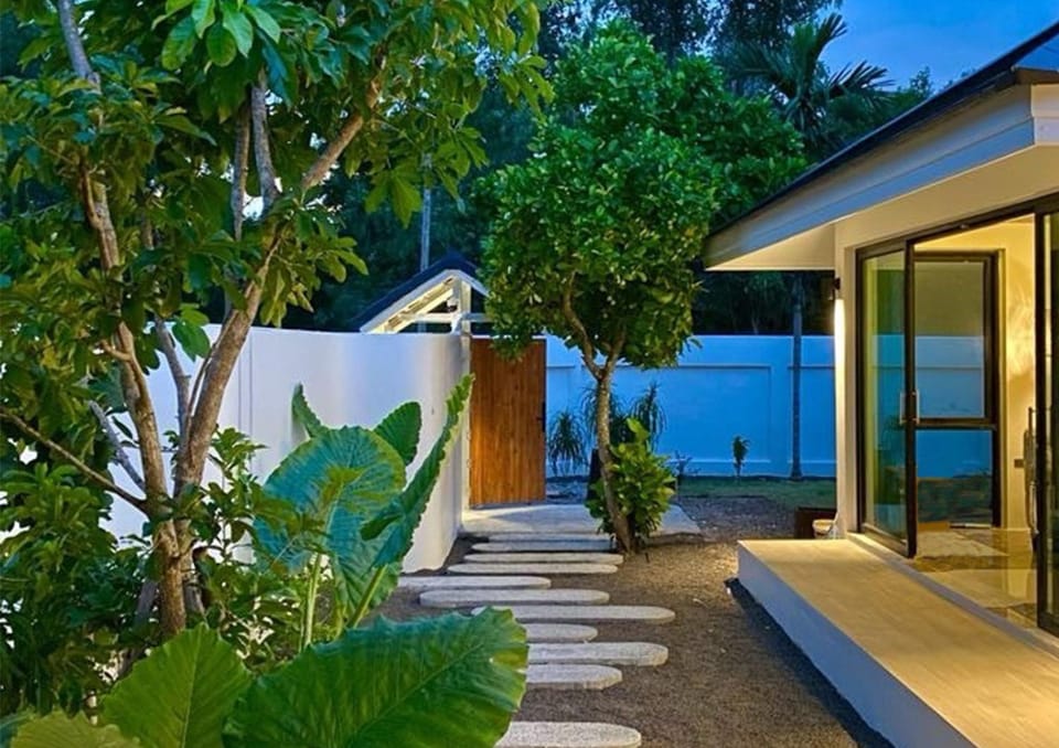 Brown Cotton Villa Khanom Villa in Thailand