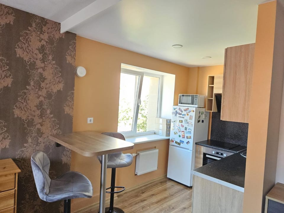 Kitchen or kitchenette, Seating area, Dining area